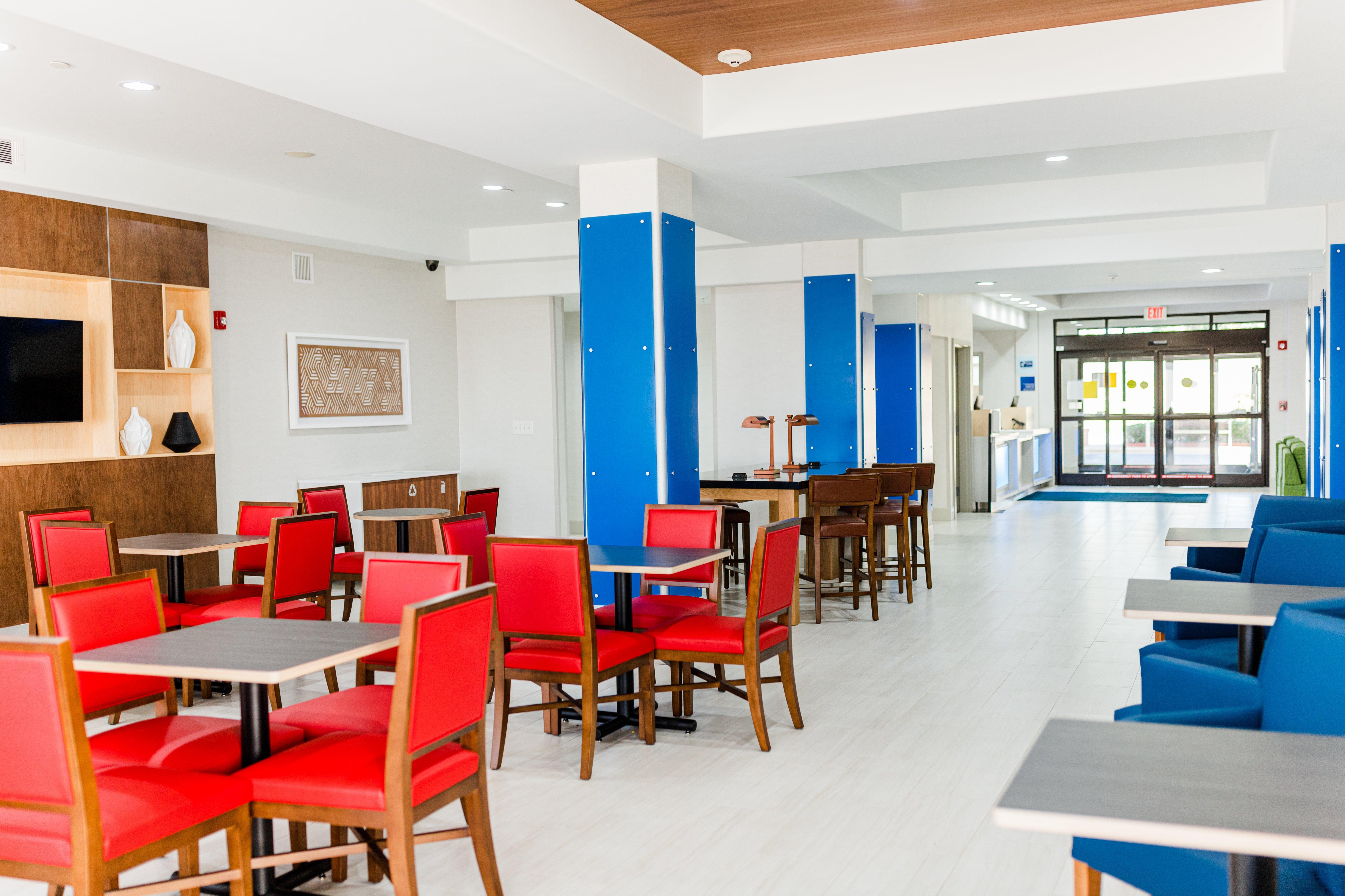 Holiday Inn Express Hotel & Suites Greenville By Ihg Exterior photo